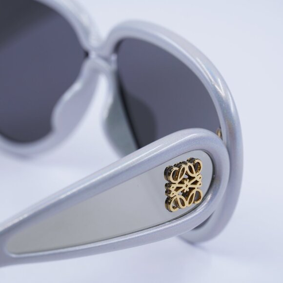 Loewe LW40132I 24C Sunglasses Grey Aviator Frame, Grey with Light Gold Lenses main image 5